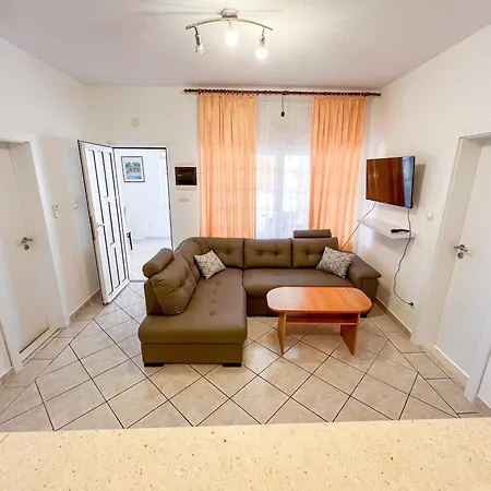 Mira Rogoznica (Sibenik-Knin)