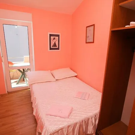 Apartment Mira