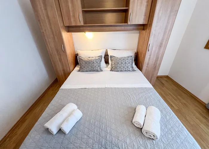 Mira Rogoznica (Sibenik-Knin)